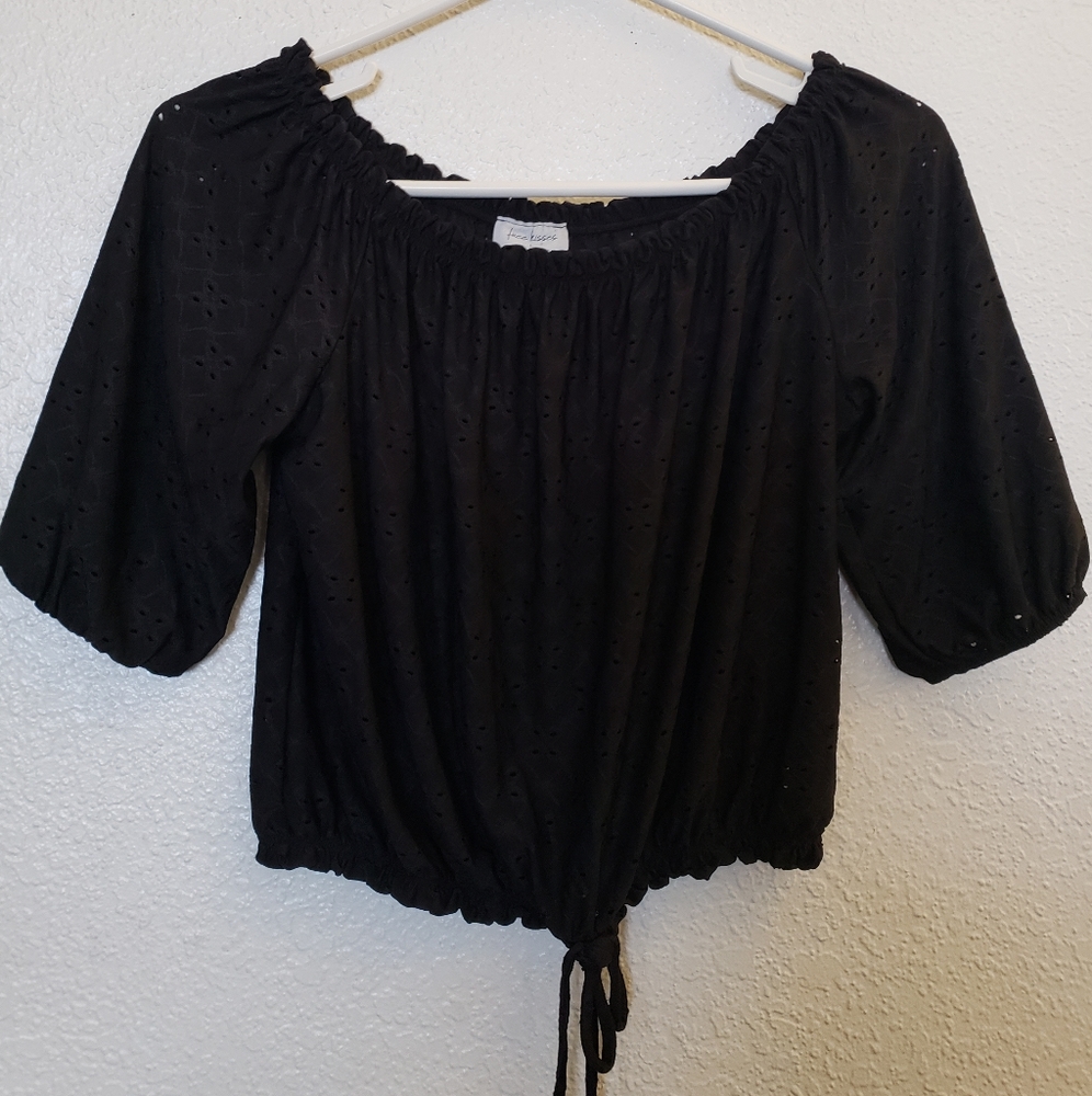 Cropped eyelet Top